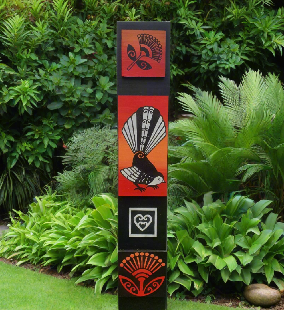 M Fantail Totem