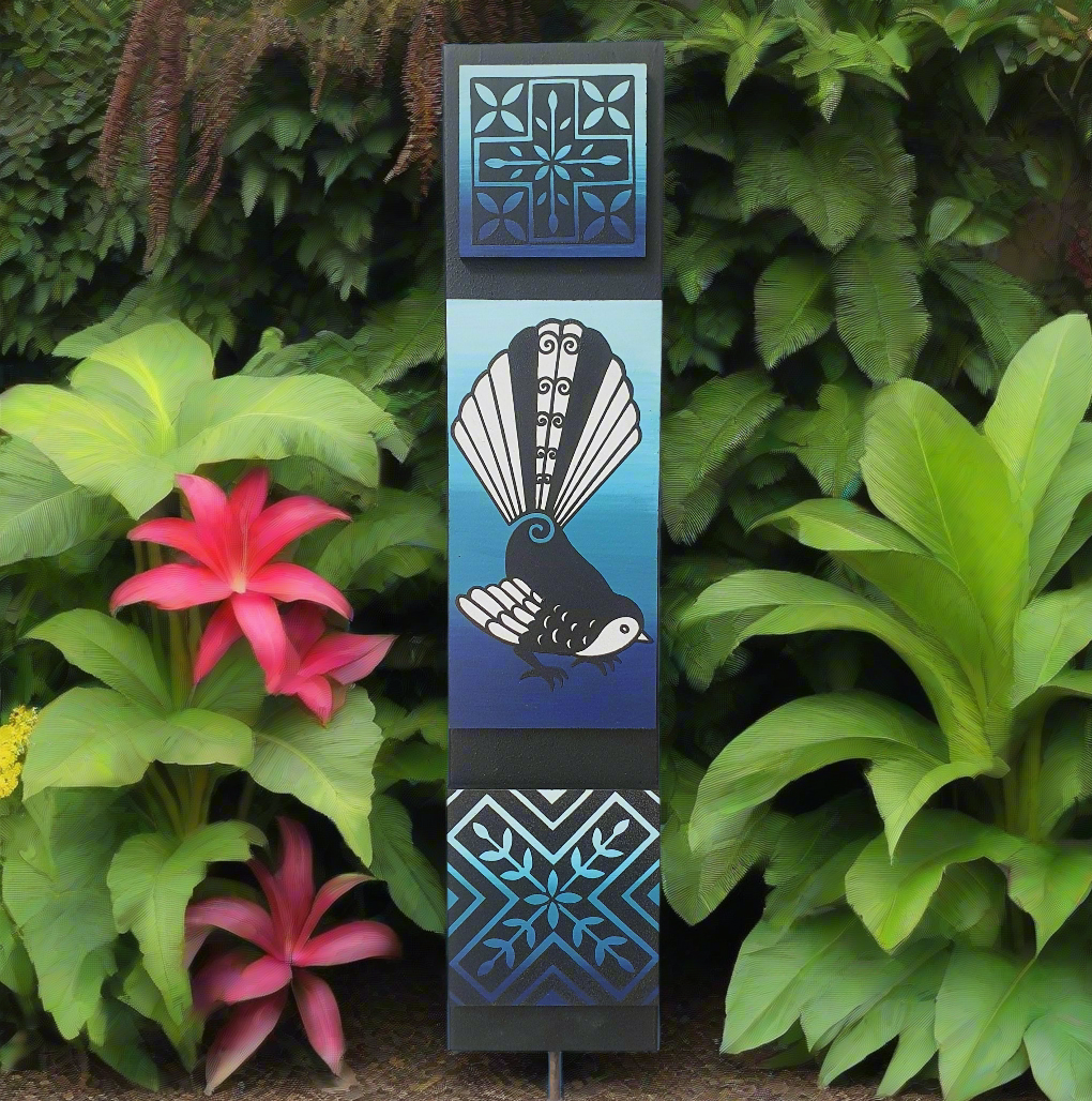 S Fantail Totem