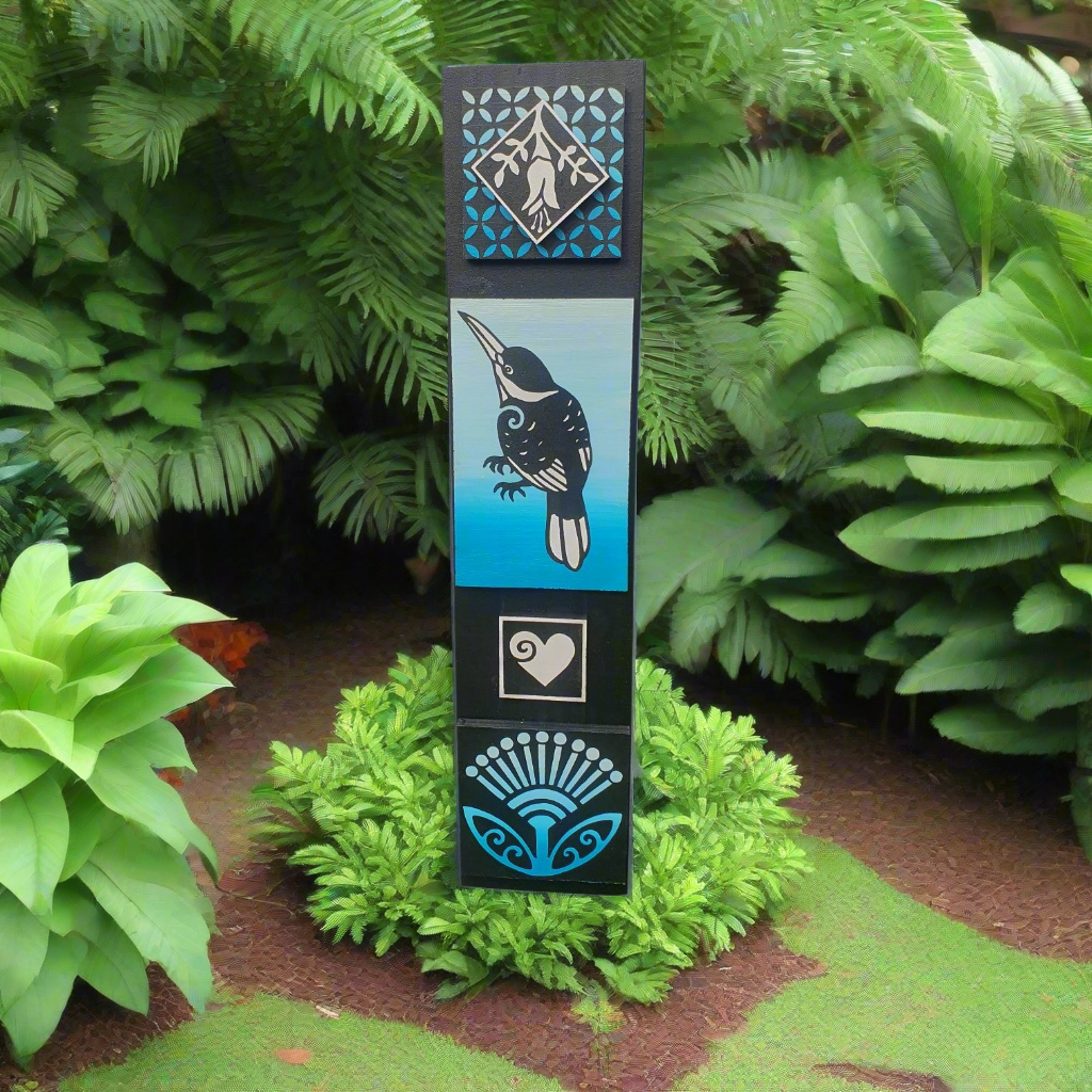 S Kingfisher Totem