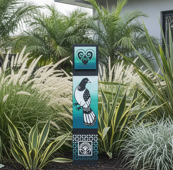 S Kereru Totem