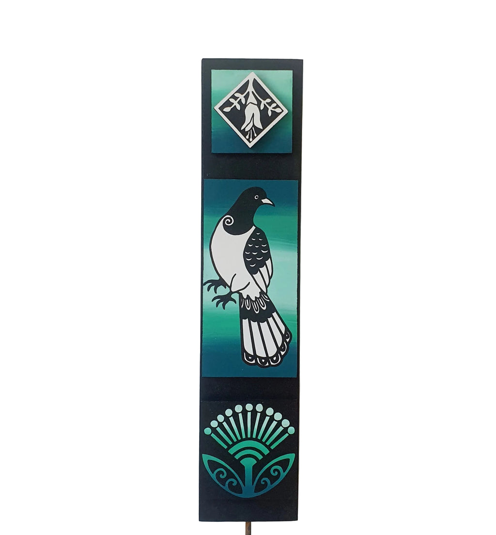 S Kereru Totem